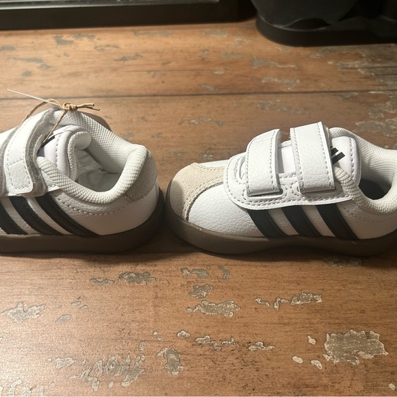 adidas Kids White and Beige Sneakers - Picture 4 of 5